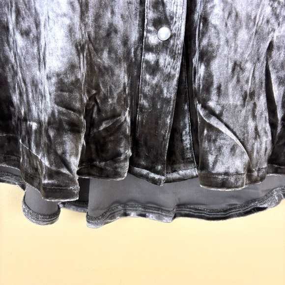 NWT OAT NY Contemporary Grey Velvet Western Style Cropped Snap Shirt Size M - Picture 7 of 15